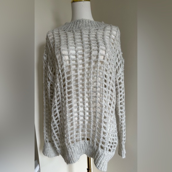 Urban Outfitters Sweaters - NWT Urban Outfitters Cream Sweater - Size SP